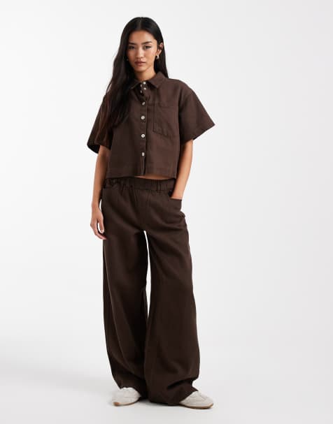 Pieces – Brunt, texturerat set i twill med kortärmad skjorta med boxig passform och byxor med vida ben - view 1