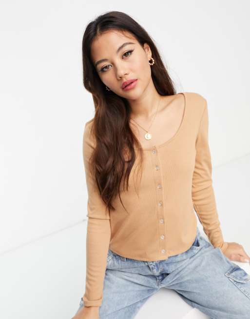 Pieces button up ribbed long sleeve top in beige