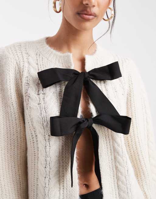 Pieces cable knitted cardigan with constrast bow ties in cream, 2 of 4