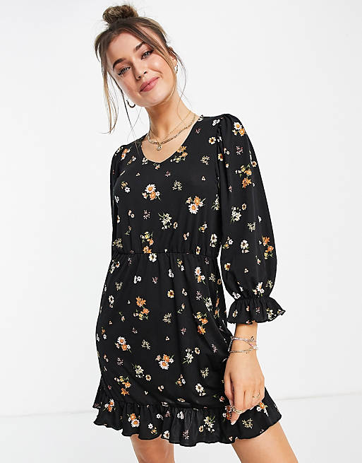 Pieces Caira 3/4 sleeve ruffle detail mini dress in black ditsy print