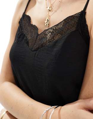 PIECES CAMI TOP WITH LACE TRIM DETAIL 