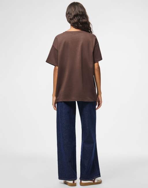 Pieces camiseta oversize en 'hot fudge', 2 de 6