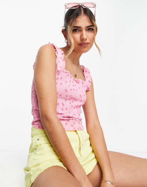 Pieces – Camisole-Oberteil in Rosa geblümt mit Rüschenbesatz