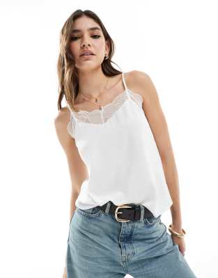 Pieces - Camisole-Top in Weiß mit Spitzenbesatz