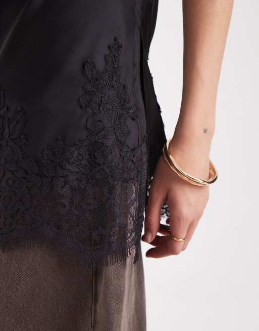 Pieces canottiera in satin con bordo in pizzo nera, 3 di 4