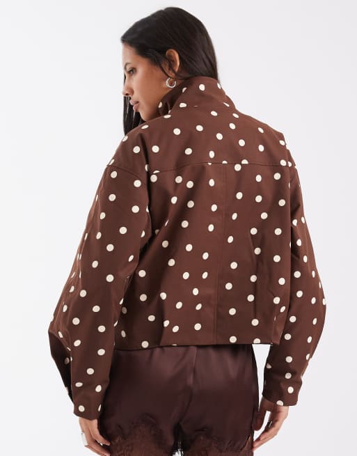 Pieces - cazadora bomber con cuello alzado y estampado de lunares marrón, 3 de 4
