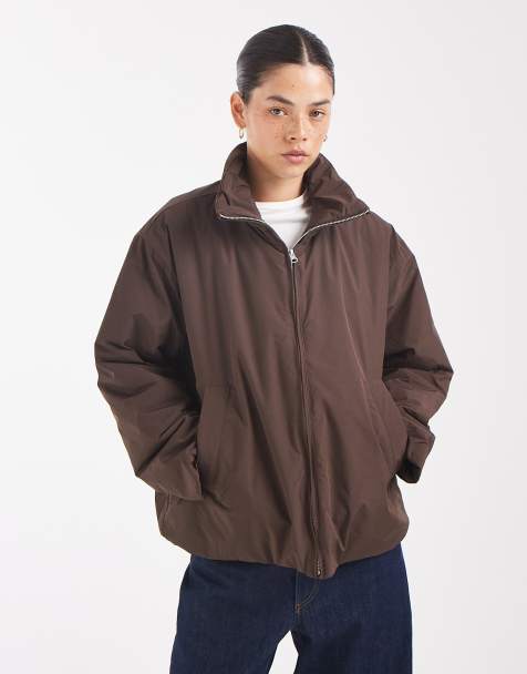 Pieces - Chaqueta acolchada con cuello alzado y adorno de cierre de palanca en marrón - view 1