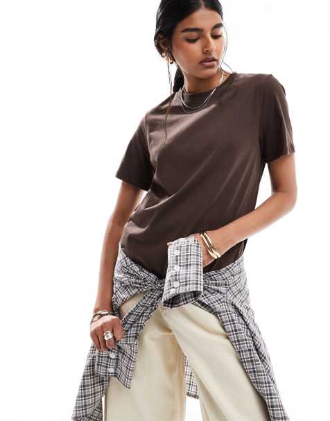 Pieces – Chokladbrun t-shirt med boxig passform - view 1