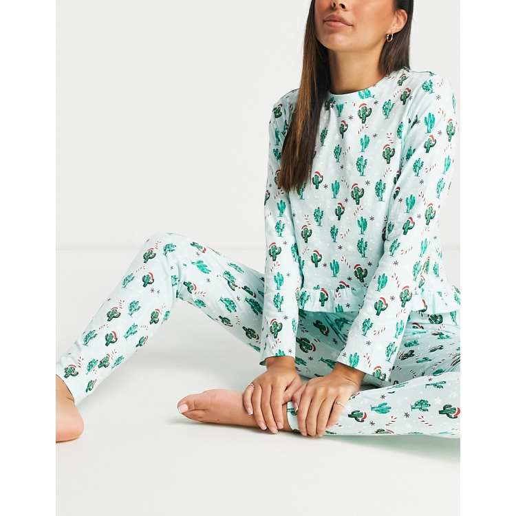 Pieces Christmas pajama set in green cactus print