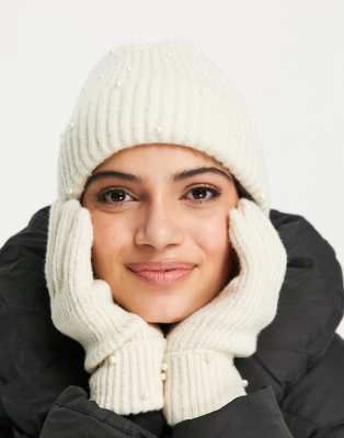 cream hat and gloves set
