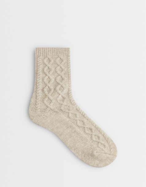 Pieces chunky cable knitted ankle socks in beige - view 1