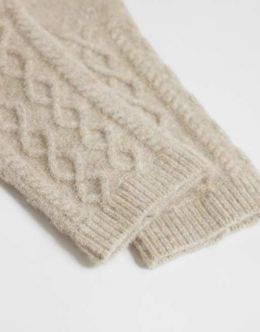 Pieces chunky cable knitted ankle socks in beige, 2 of 3