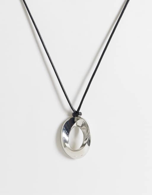 Pieces - Collana in corda con ciondolo color argento