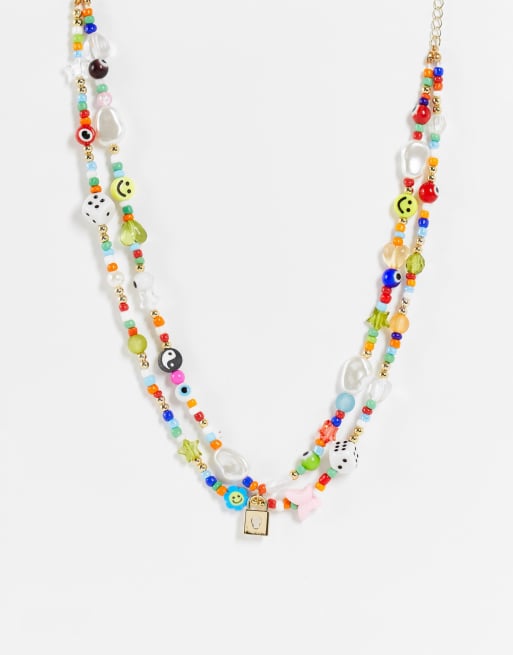 Pieces - Collier multi-rangs à perles et breloques fantaisie - Multicolore