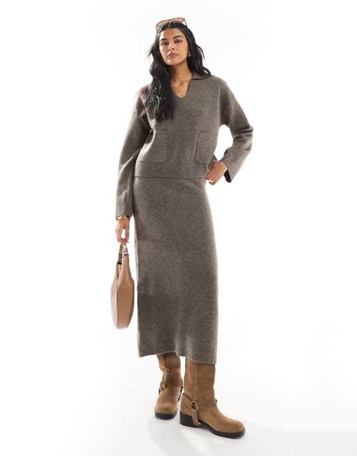 Pieces - Completo con maglione stile polo con colletto aperto e gonna lunga color tortora intenso