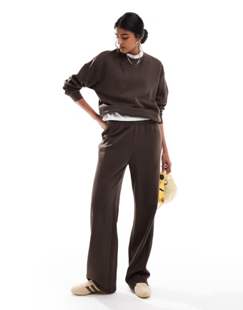 Pieces - Completo marrone cioccolato con joggers con fondo ampio e felpa oversize - view 1
