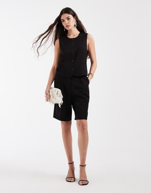 Pieces - Completo sartoriale con gilet e pantaloncini taglio lungo nero