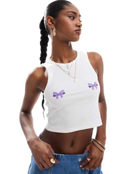 Pieces concert embroidered bow placement singlet in white - view 1