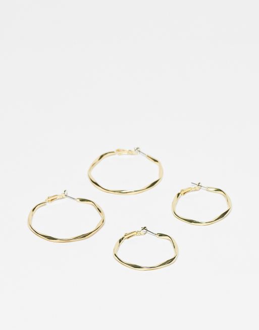 Pieces - Confezione da 2 paia di orecchini a cerchio dorati con design intrecciato effetto fuso