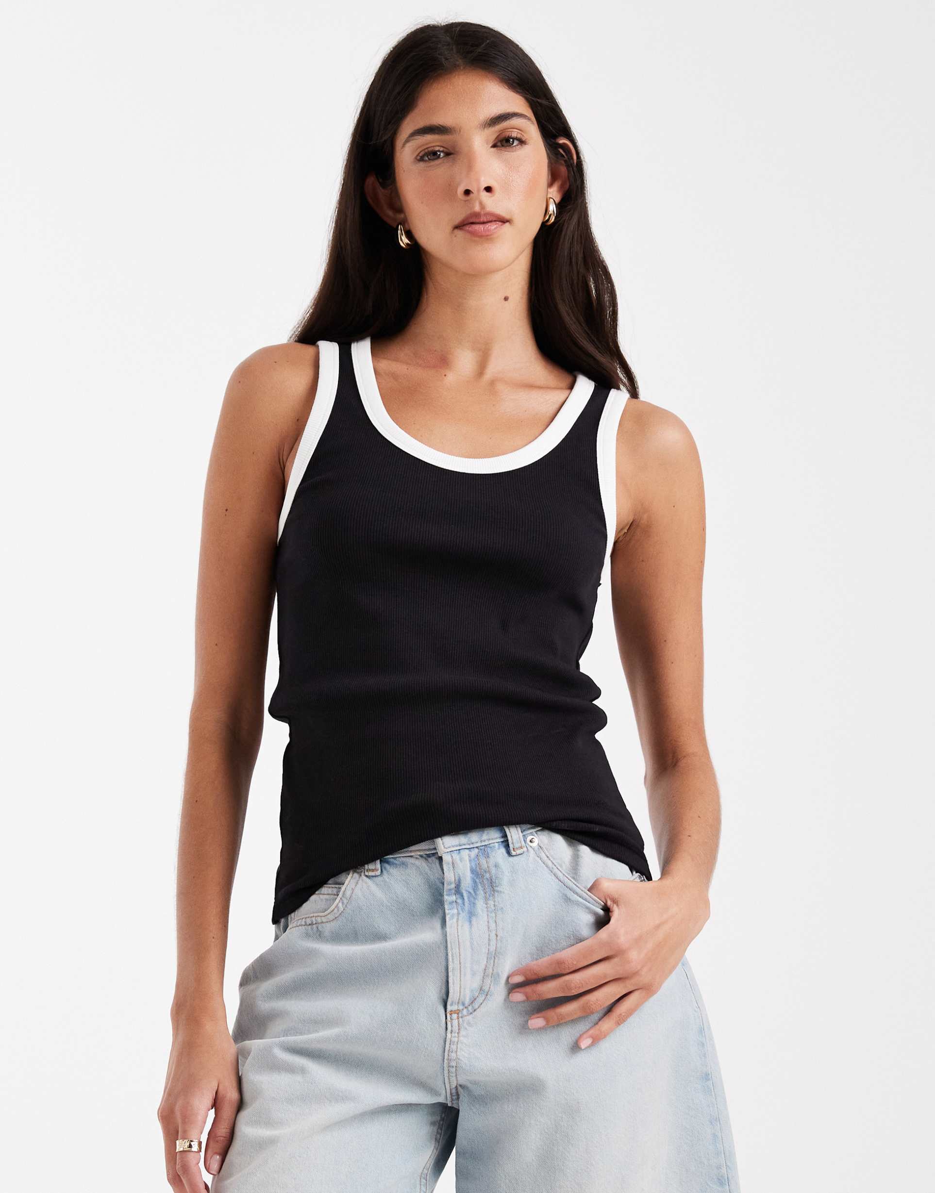 pieces contrast trim tank top in black