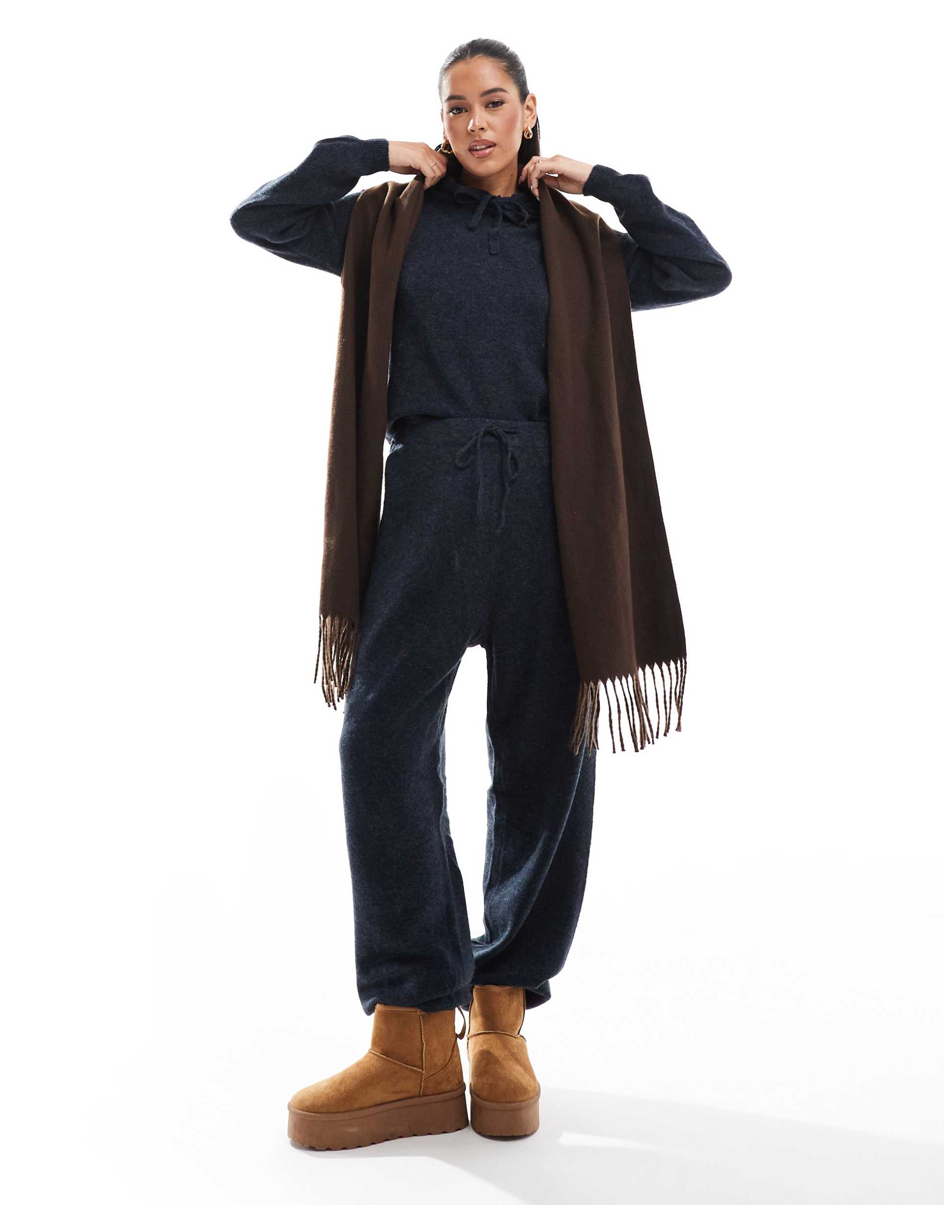 pieces cozy knitted cuffed sweatpants in navy melange - part of a set