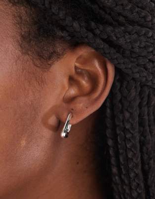 Pieces - Creolen aus plattiertem Sterlingsilber mit geometrischem Design