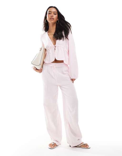 Pieces crinkle cotton tie front cropped blouse co-ord in light pink, 4 of 4