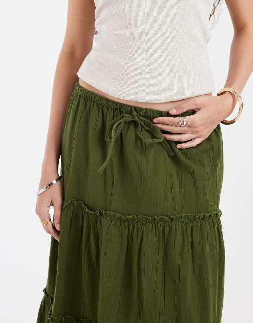 Pieces crinkle cotton tiered boho maxi skirt in chive green, 5 of 5