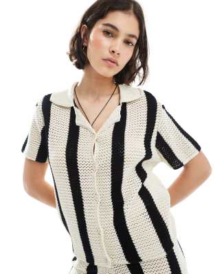 Pieces Crochet Knit Boxy Polo Top In Multi