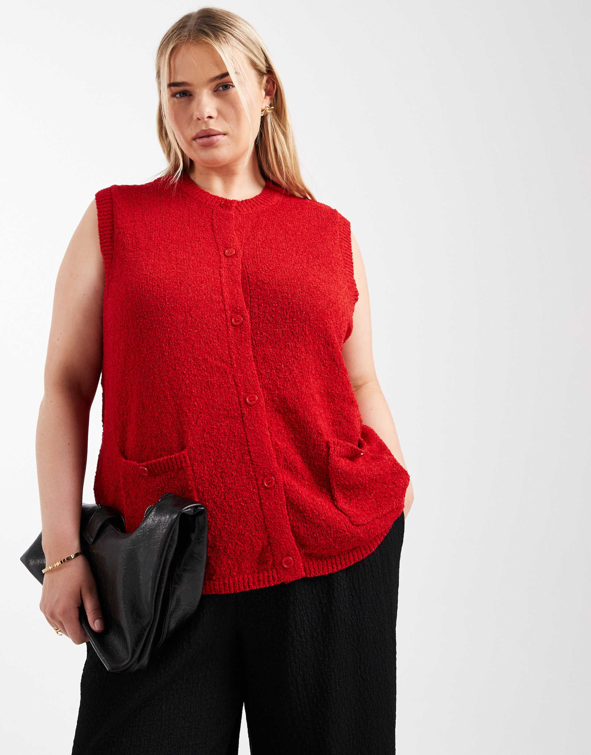 pieces curve button front knitted vest in red