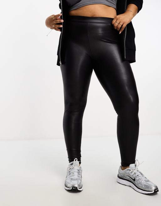 Pieces Curve faux leather leggings in black