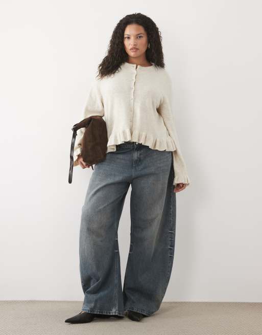 Pieces Curve frill cuff button detail cardigan in cream, 3 of 4