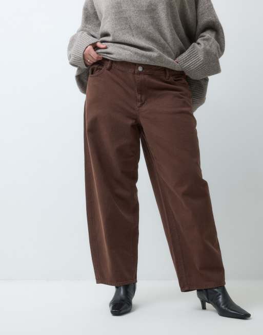 Pieces Curve Grace barrel leg jeans in chocolate brown, 3 of 5