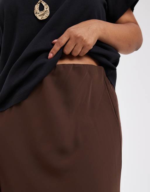 Pieces Curve – Kaffebrun, matt midikjol i satin, 2 av 5