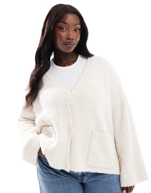 Pieces Curve – Longline-Strickjacke aus Teddyfell in Creme