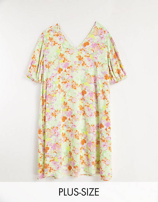 Pieces Curve mini smock dress with puff sleeves in cream floral