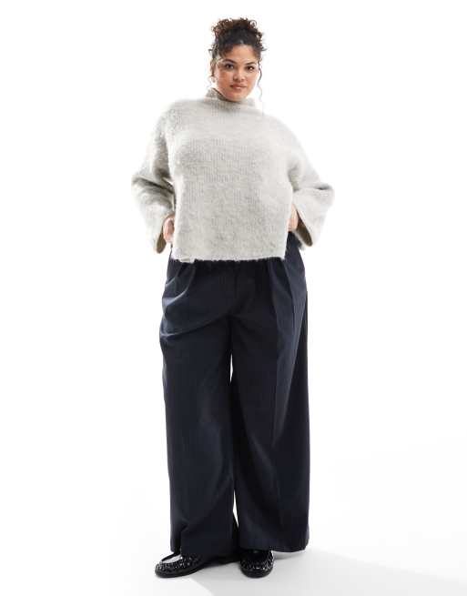 Pieces Curve premium longline fluffy knit jumper with wide cuffs in light grey melange, 3 of 4