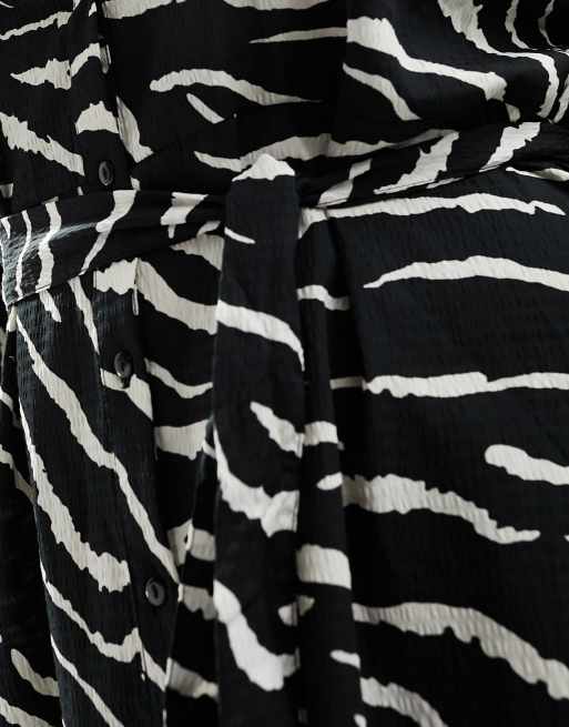 Pieces Curve - Robe chemise mi-longue nouée à la taille avec zébrures - Noir et blanc, 4 de 4