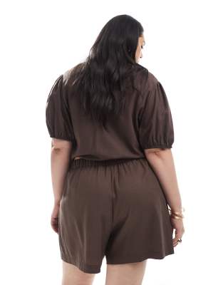 Pieces Plus Pieces Curve Short In Brown