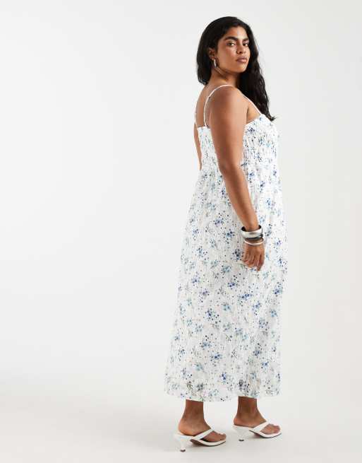 Pieces Curve smocked lace cami maxi dress in blue ditsy floral print, 4 of 4