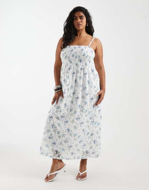 Pieces Curve - Vestito lungo a punto smock in pizzo blu a fiorellini con spalline sottili, 2 di 4