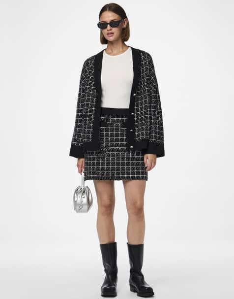 Pieces Knitted skirt in black