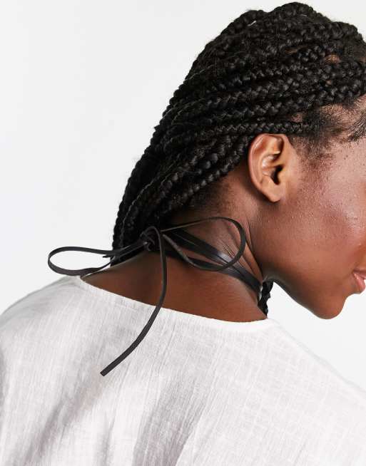 Pieces – Czarny naszyjnik typu choker z kwiatkiem , 3 z 4