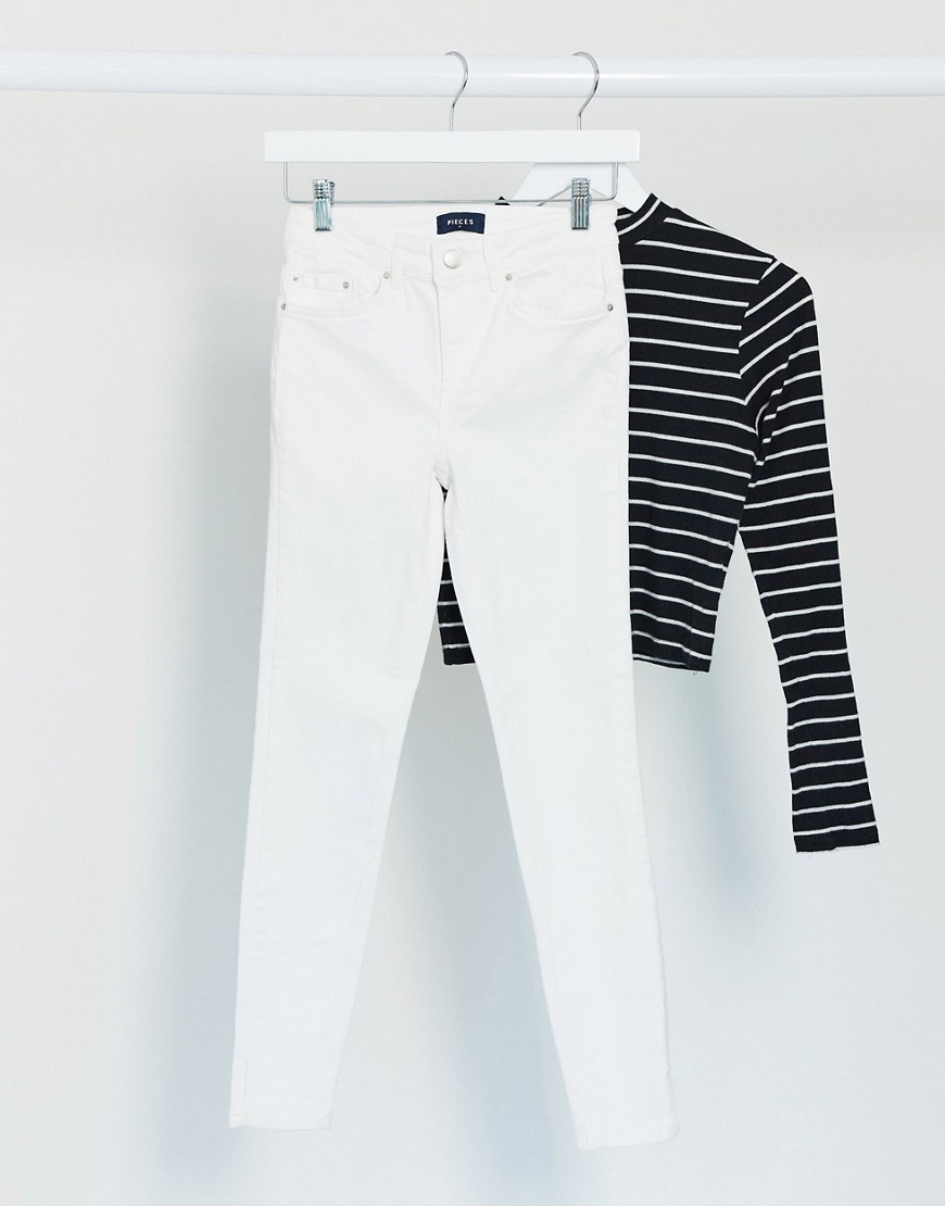 Pieces – Delly – Vita skinny jeans med hög midja