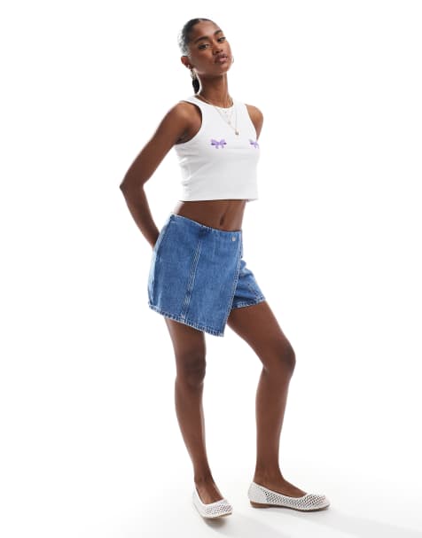 PIECES - Denim mini skort met overslag aan de voorkant in middenblauw - view 1