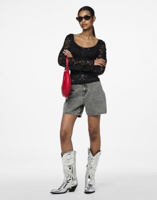Pieces - Denim-Shorts aus hellgrauem Denim