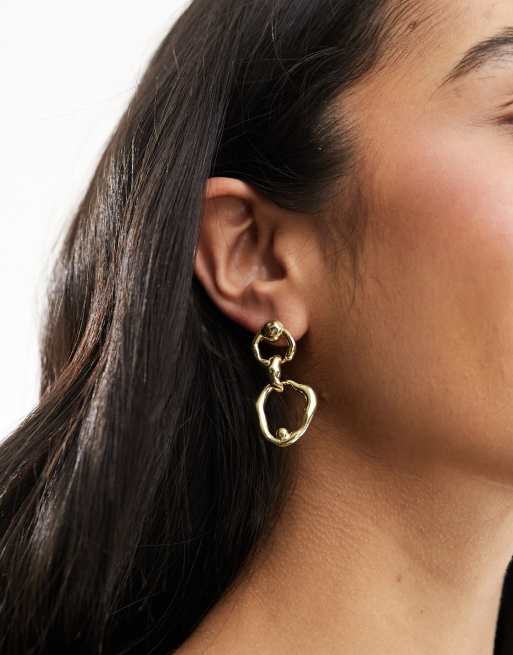 Pieces – Doppelte Creolen in Goldoptik mit Wellendesign