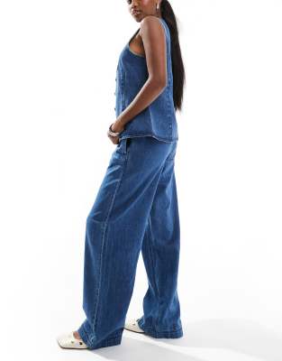 elastic waist wide leg jeans in medium blue wash