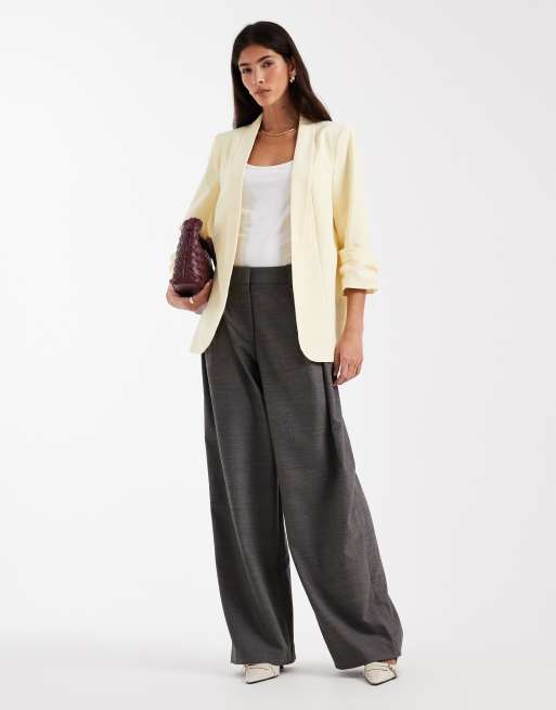 Pieces – Eleganter Blazer in Blassgelb mit gerafften Ärmeln, 2 von 4