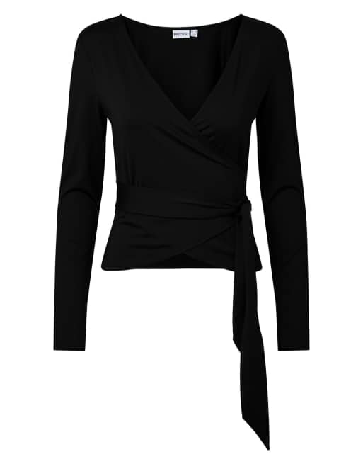 Pieces Ester slim-fit blouse met V-hals en lange mouwen in zwart, 6 van 6